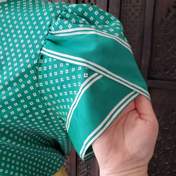 Vintage Hankerchief blouse Sm/M - Picture 8 of 16